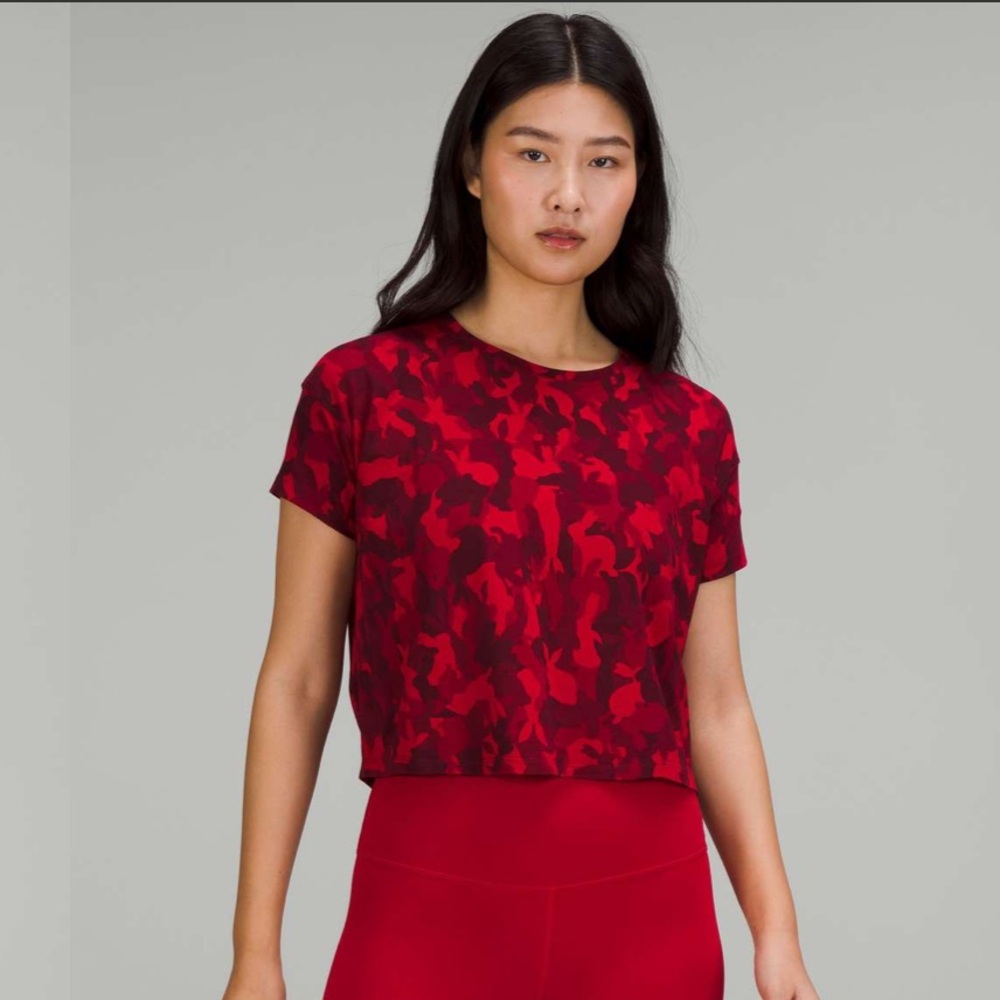 Lululemon New Year Cates Tee